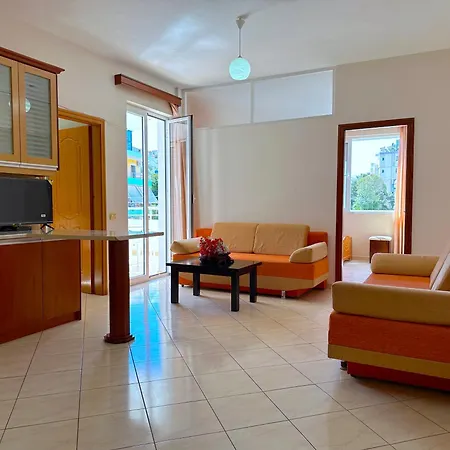 Spacious And 2bedroom With Sea View شقة *